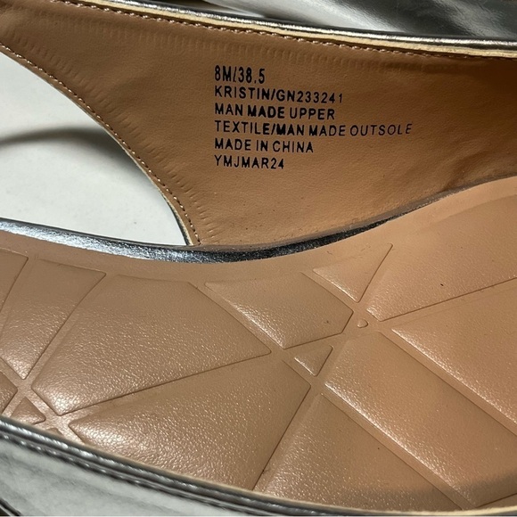 New BCBGeneration Kristin Silver Metallic Rhinestone Bow Slingback Flats 8 - Picture 7 of 10